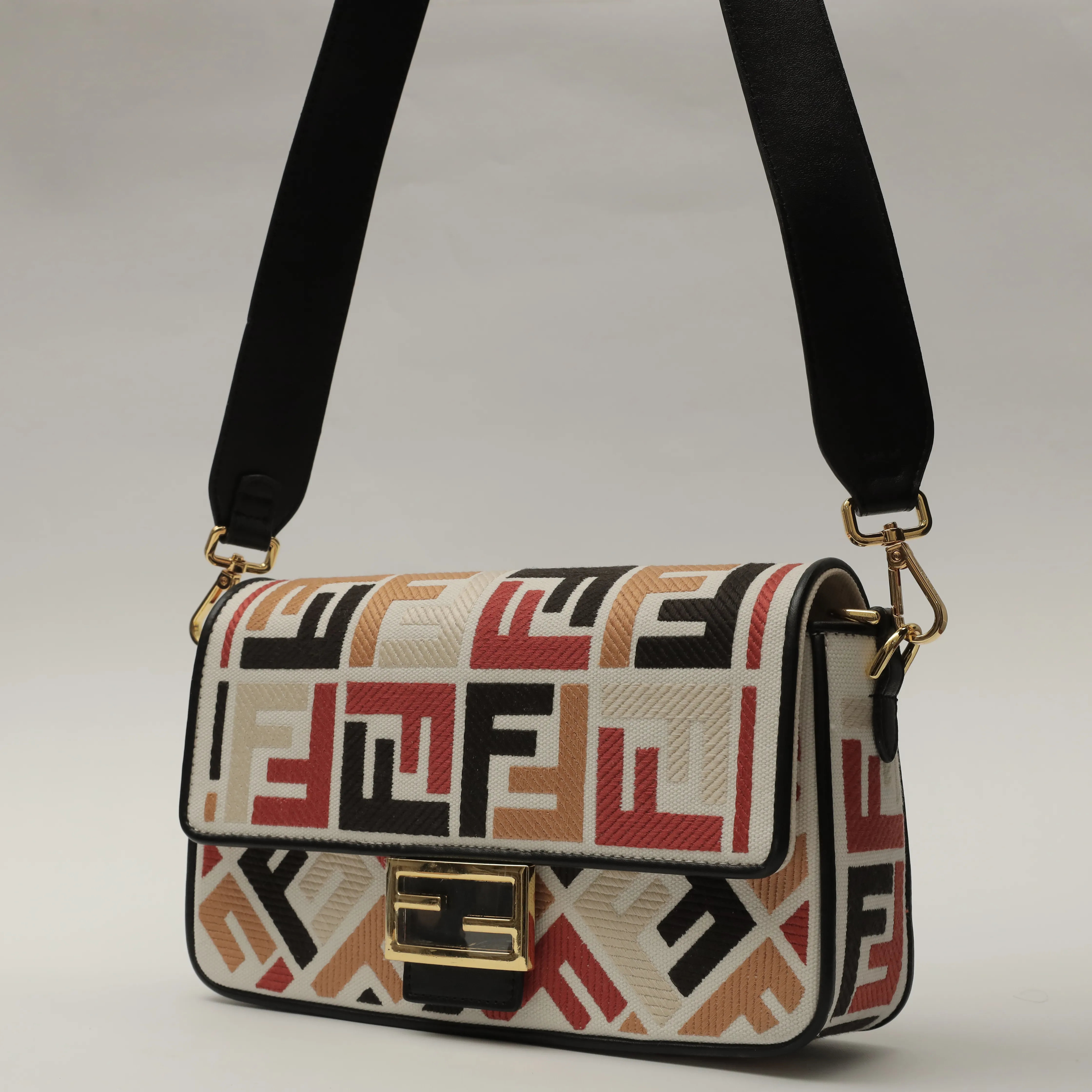 Ḟ E N D I bag - Medium size --