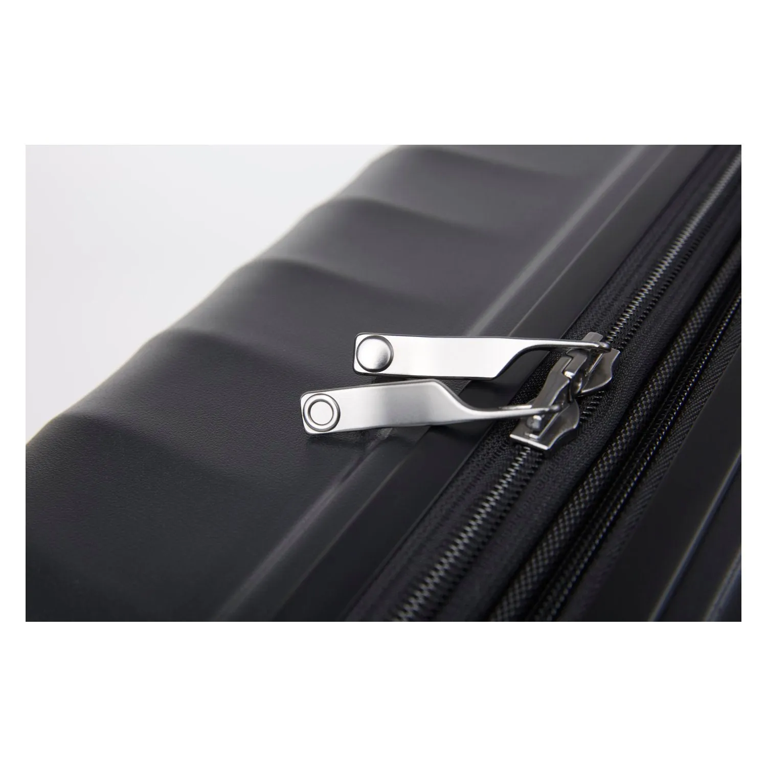 Echolac Elise SLX 20" Upright Carry On Luggage Spinner