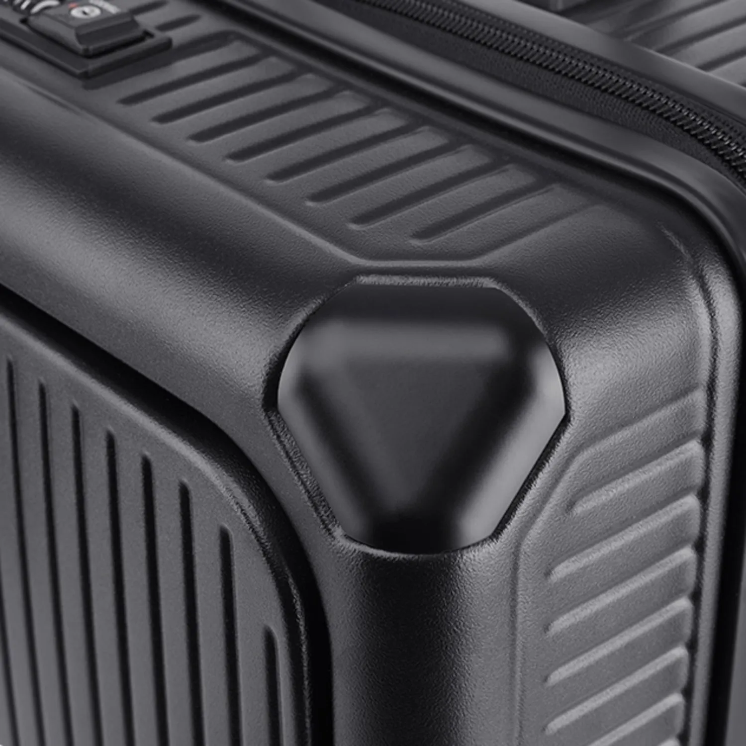 Echolac Shogun 20" Upright Luggage With Front Access Opening
