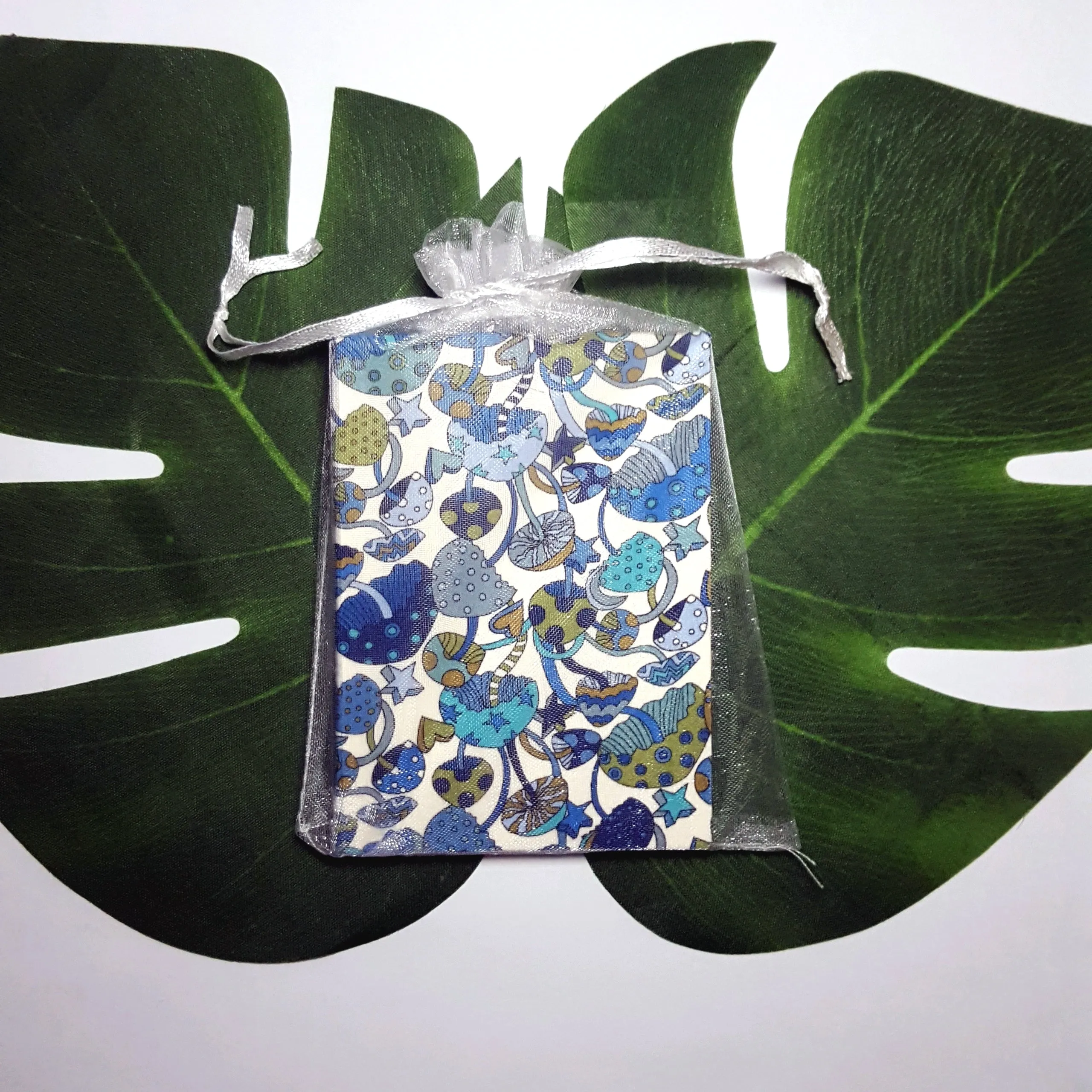 Patterned Cardholder with Clear Pockets