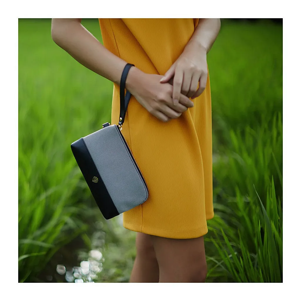 Valletta Wristlet in Black